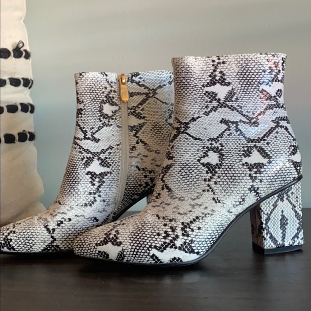 Size 7.5 Snake Skin Bootie - Picture 2 of 2
